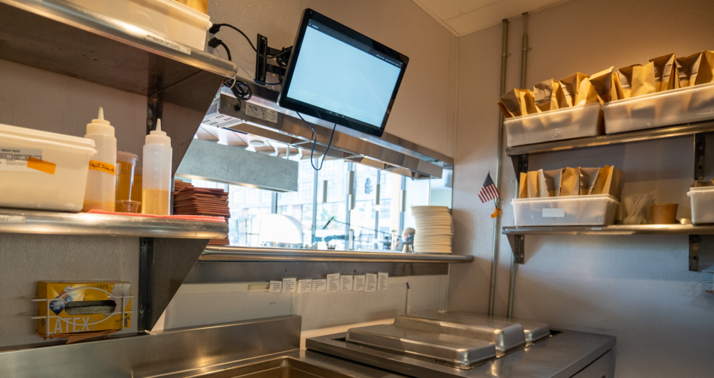 The Ultimate Guide to Specialized Storage in Saudi Arabia: Restaurants, Retailers, and Electronics